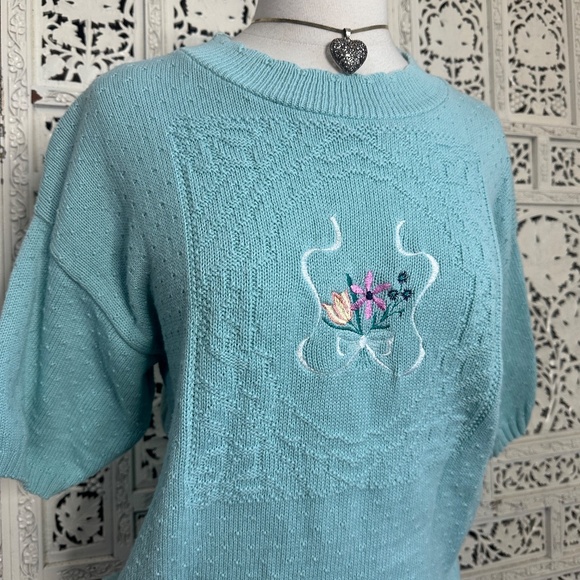 Vtg Light Blue Floral Embroidered Textured Grannycore Short Sleeve Sweater Sz M - Picture 2 of 7